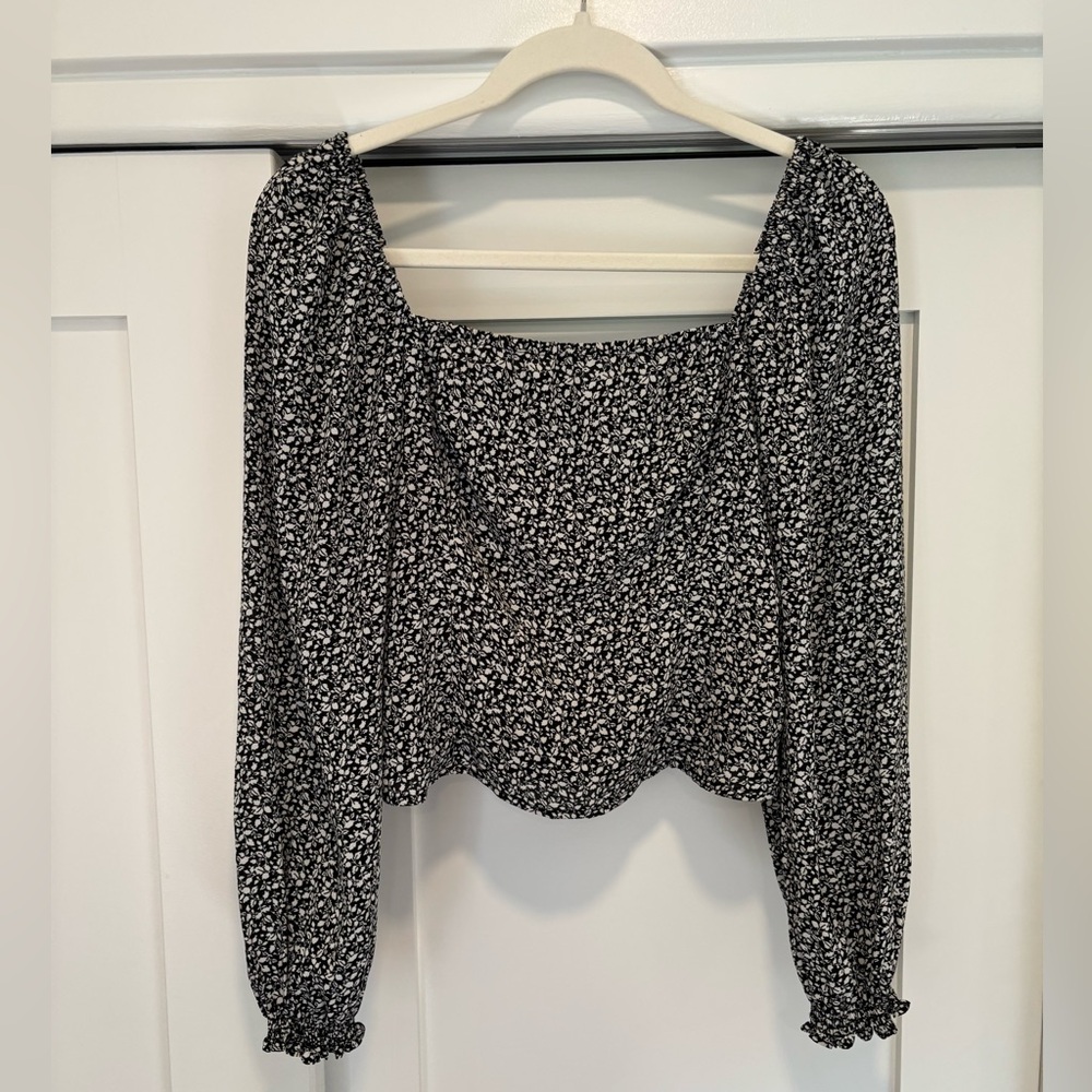 Abercrombie Floral Black and White Square neck top!